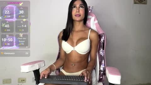 Snapshot of laurita_os chatting on 10.19.25 laurita_os online show from 10.19.25