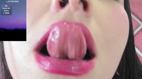 LauryJonson  online show from 12.16.24