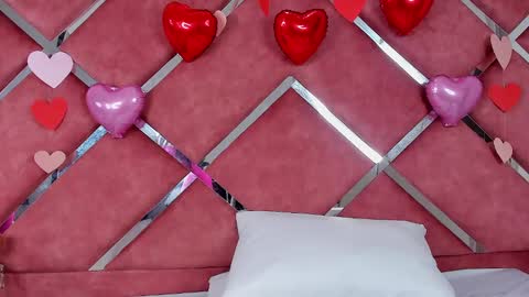 LauryJonson  online show from 02.14.25