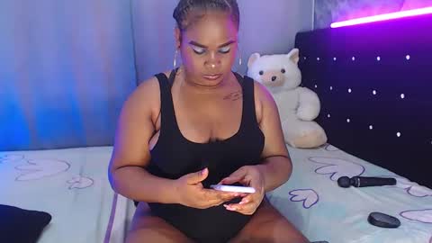 Snapshot of laurynwolf_ chatting on 12.25.24 tania online show from 12.25.24