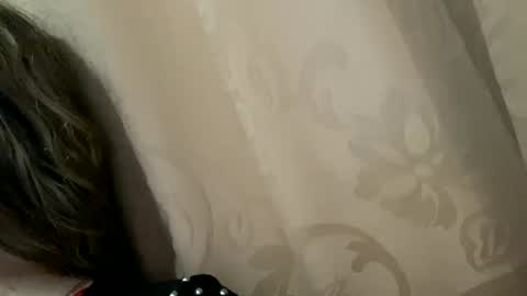 Lauu G online show from 12.22.24