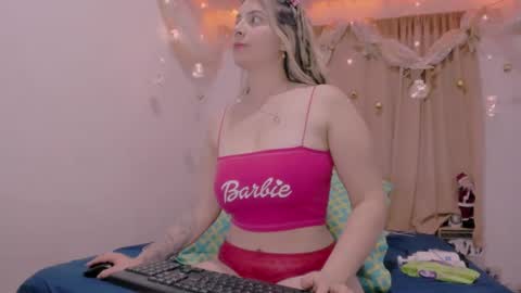 Lauu G online show from 12.27.24