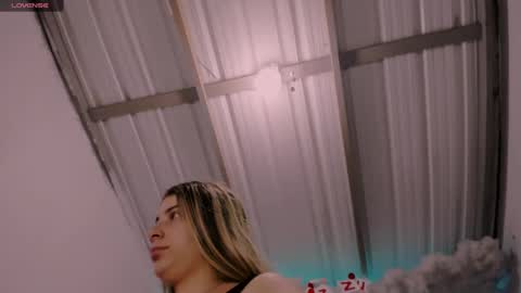 Lauu G online show from 02.22.25