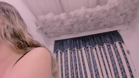 Lauu G online show from 09.30.25