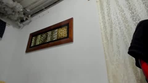 Lauu G online show from 04.08.26