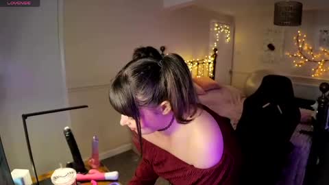 Snapshot of lavenderrzz19 chatting on 05.12.26 Lavenderrzz online show from 05.12.26