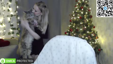 Mia online show from 12.14.24