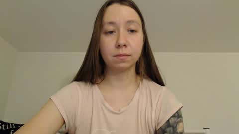 Lavvvenda online show from 11.30.25