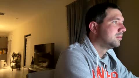 Snapshot of law_cambio chatting on 02.08.25 law_cambio online show from 02.08.25