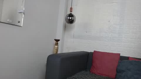 Layla online show from 02.10.25