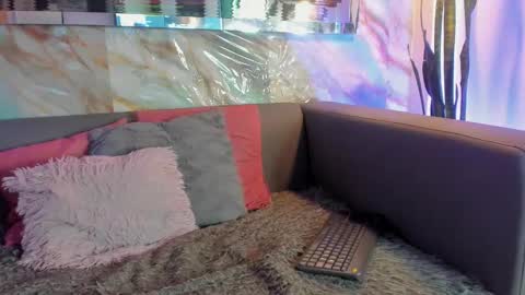 Layla online show from 03.12.25