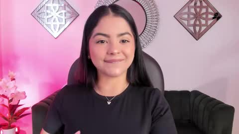 Layla Breezee online show from 02.04.26