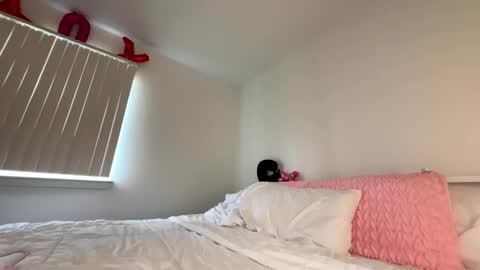 Layla online show from 04.06.26