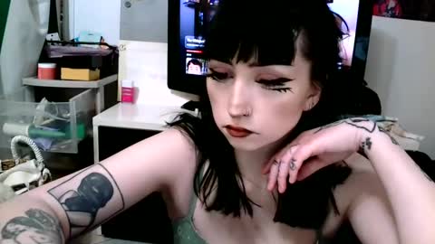 Layla Kills online show from 03.01.25