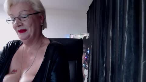 Snapshot of laylamadisonx chatting on 12.06.24 Layla online show from 12.06.24