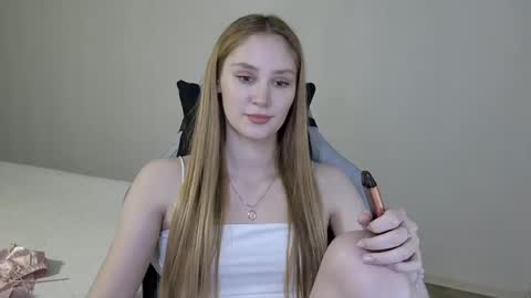 Snapshot of laylapretty001 chatting on 02.12.25 LaylaPretty001 online show from 02.12.25