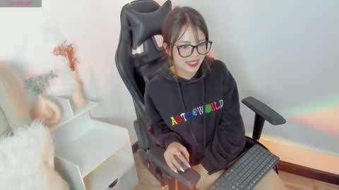 LAYLA online show from 10.08.25