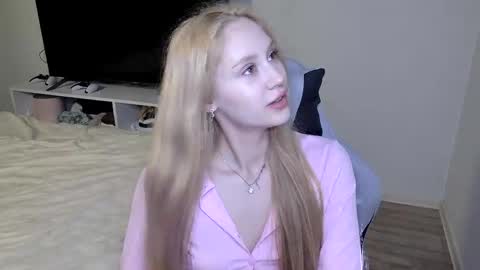 Laylla001 online show from 03.31.26