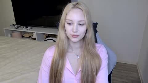 Laylla001 online show from 04.04.26