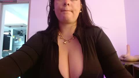 Snapshot of layna_cold chatting on 04.08.26 Vannessa online show from 04.08.26