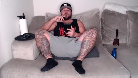 Snapshot of layzebigballs chatting on 02.18.25 layzebigballs online show from 02.18.25