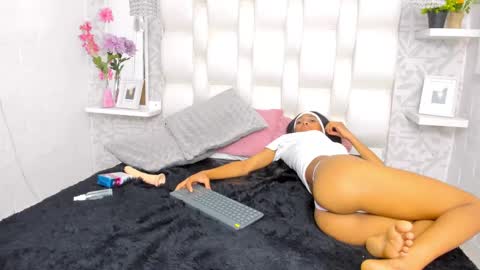 Snapshot of lea_abbey chatting on 03.07.25 lea_abbey online show from 03.07.25