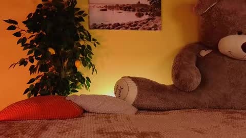 Snapshot of lea_belle_ chatting on 03.07.25 Lea online show from 03.07.25