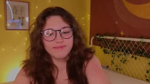 Snapshot of lea_belle_ chatting on 10.15.25 Lea online show from 10.15.25