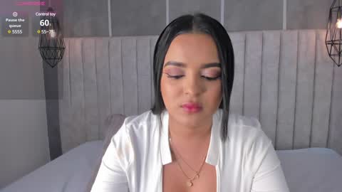 Snapshot of lea_gray chatting on 01.21.25 online show from 01.21.25