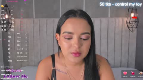 Snapshot of lea_gray chatting on 01.29.25 online show from 01.29.25