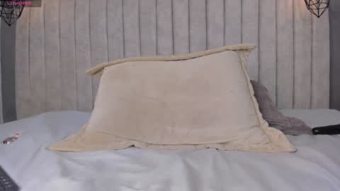 Snapshot of lea_gray chatting on 02.06.25 online show from 02.06.25