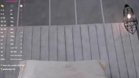 Snapshot of lea_gray chatting on 02.10.25 online show from 02.10.25