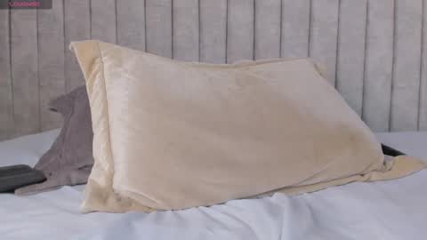 Snapshot of lea_gray chatting on 02.13.25 online show from 02.13.25