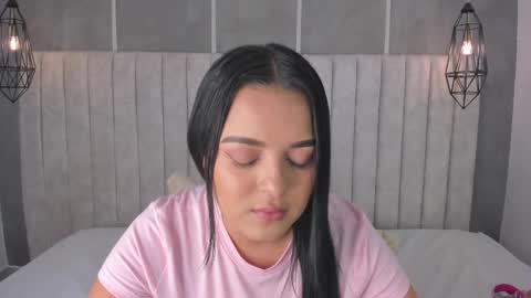 Snapshot of lea_gray chatting on 02.18.25 online show from 02.18.25