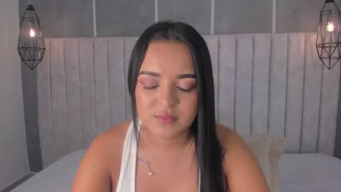 Snapshot of lea_gray chatting on 02.20.25 online show from 02.20.25