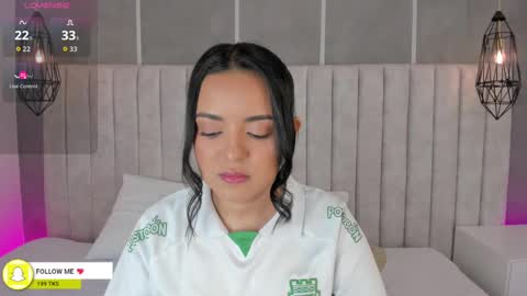 Snapshot of lea_gray chatting on 10.26.25 online show from 10.26.25