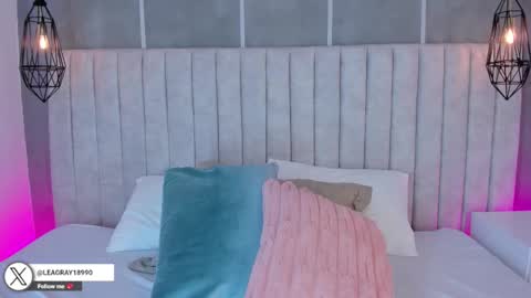 Snapshot of lea_gray chatting on 11.18.25 online show from 11.18.25