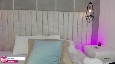 Snapshot of lea_gray chatting on 11.30.25 online show from 11.30.25