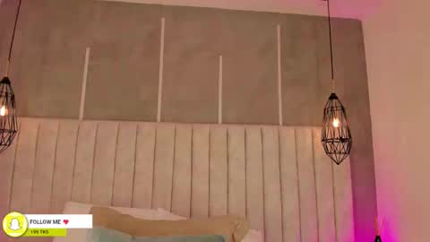 Snapshot of lea_gray chatting on 12.02.25 online show from 12.02.25