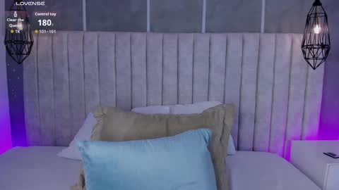 Snapshot of lea_gray chatting on 02.14.26 online show from 02.14.26