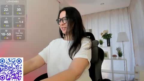 Snapshot of lea_shadom chatting on 06.23.26 Lea online show from 06.23.26