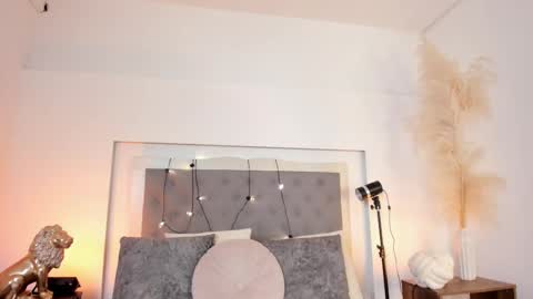 lea_walkerr online show from 02.27.26