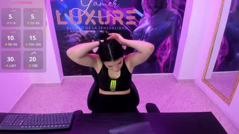 Leah online show from 02.06.25