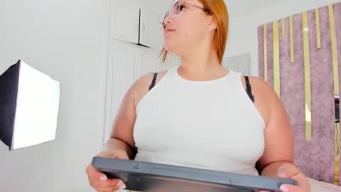 Leah  online show from 02.15.25