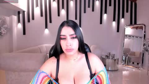 Snapshot of leahlombardi_ chatting on 10.01.25 leahlombardi_ online show from 10.01.25