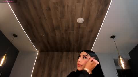 Snapshot of leahlombardi_ chatting on 10.08.25 leahlombardi_ online show from 10.08.25