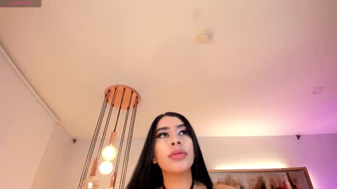 Snapshot of leahlombardi_ chatting on 11.23.25 leahlombardi_ online show from 11.23.25