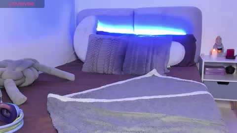 Snapshot of leahmarsh chatting on 09.19.25 online show from 09.19.25