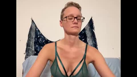 Lee online show from 01.02.25