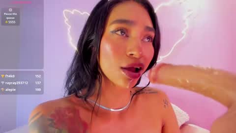 Snapshot of leamonroe__ chatting on 02.24.25 Hey Im Lea online show from 02.24.25